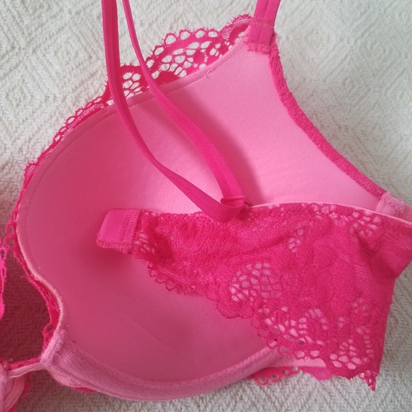 *SOLD Victoria Secret Hot Pink Lace Bra - Picture 3 of 5